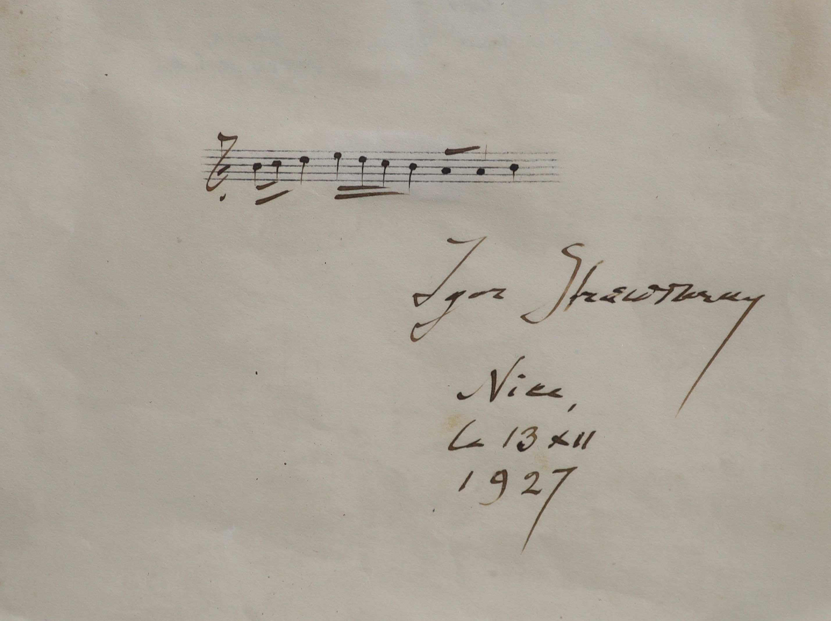 Igor Stravinsky, a signed card with hand-written musical bar, 12.5 x 16 cm.